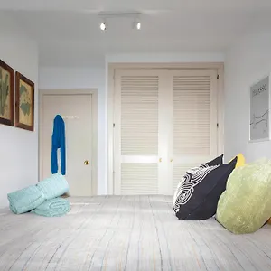 Picasso's Dream Cozy & Chic Attic Plaza Merced Apartamento